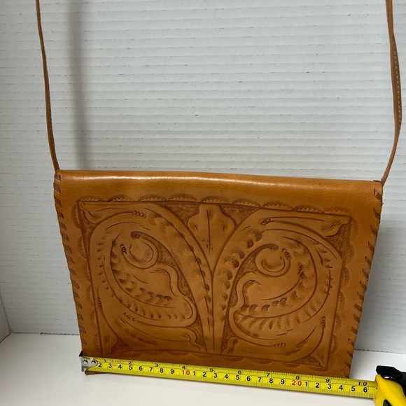Tan Tooled Leather Western Boho Artsy Gypsy Crossbody Purse Women's Bag - Picture 3 of 5